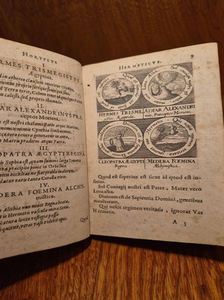 Hortulus Hermeticus, Flosculis Philosophorum Cuprincisis Conformatus, & brevissimis versiculis explicatus. Quo Chymiatriae Studiosi pro Philotheca uti, fessique Laboratorium ministri recreari possint.